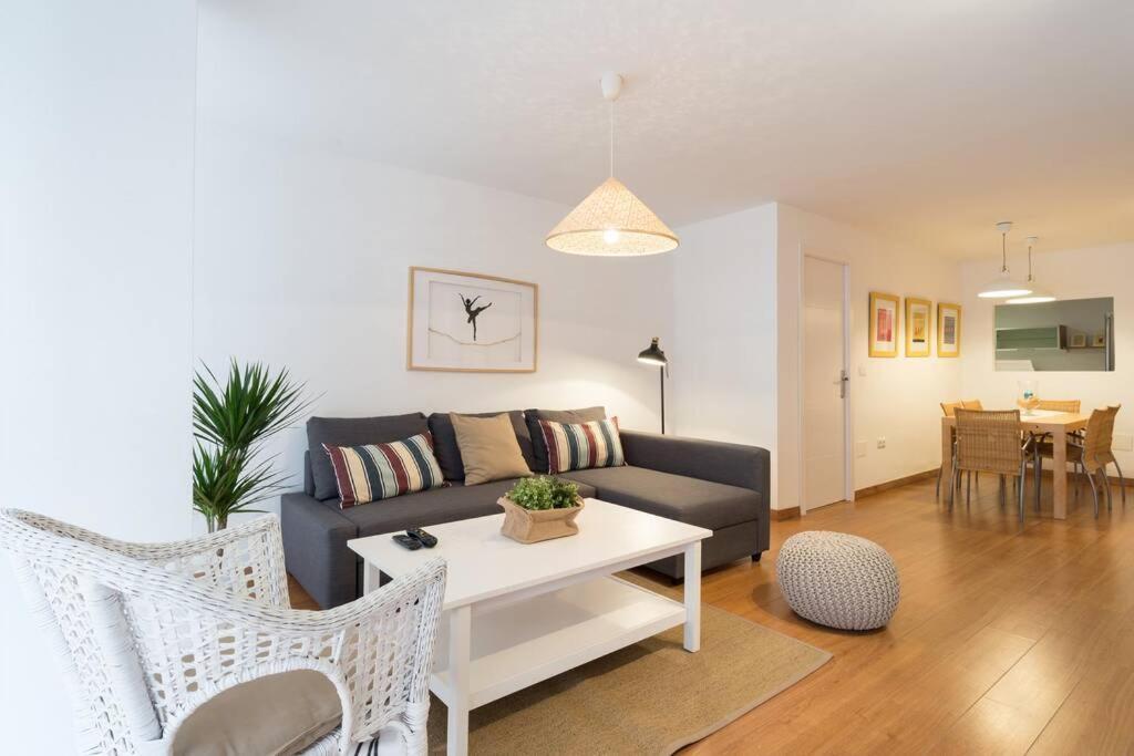 Tgh/ Malaga Centro Con Parking Apartment Exterior photo