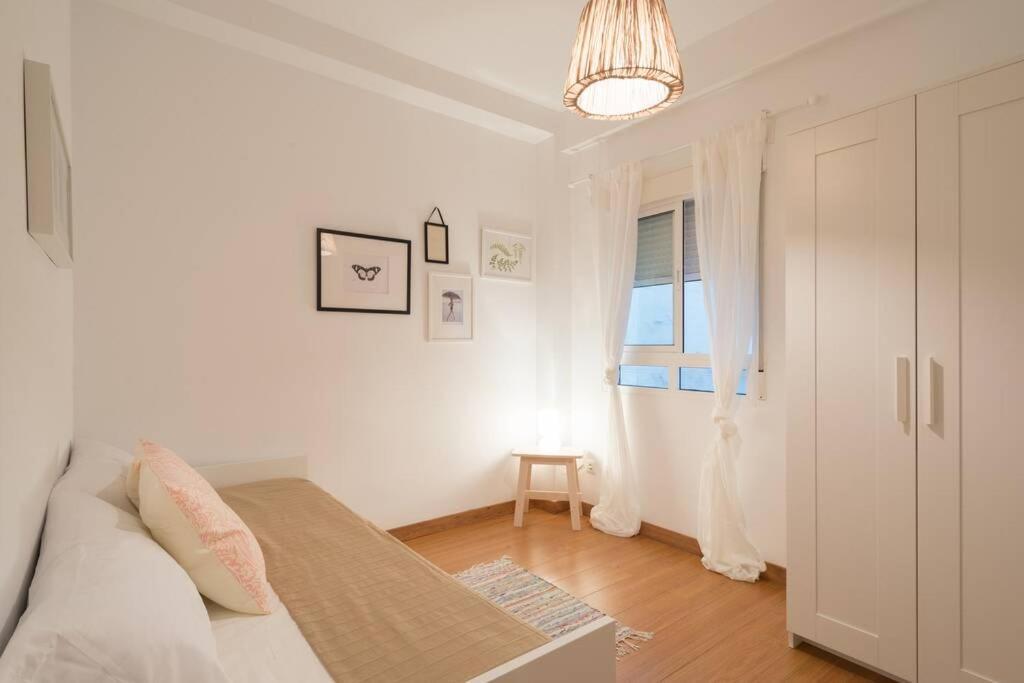 Tgh/ Malaga Centro Con Parking Apartment Exterior photo